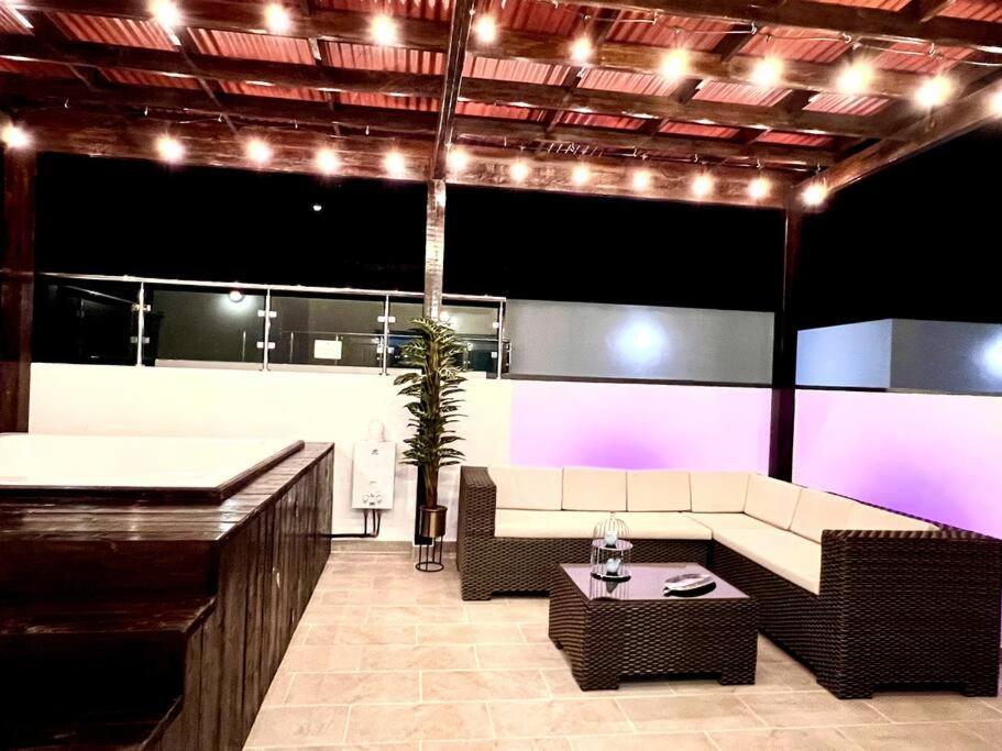 Outstanding Pent House W/Jacuzzi Lejlighed Santiago De Los Caballeros Eksteriør billede
